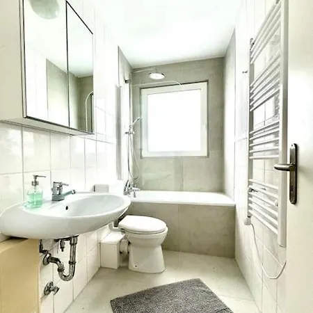 Charmantes Mit 3 Betten Apartmán Königswinter